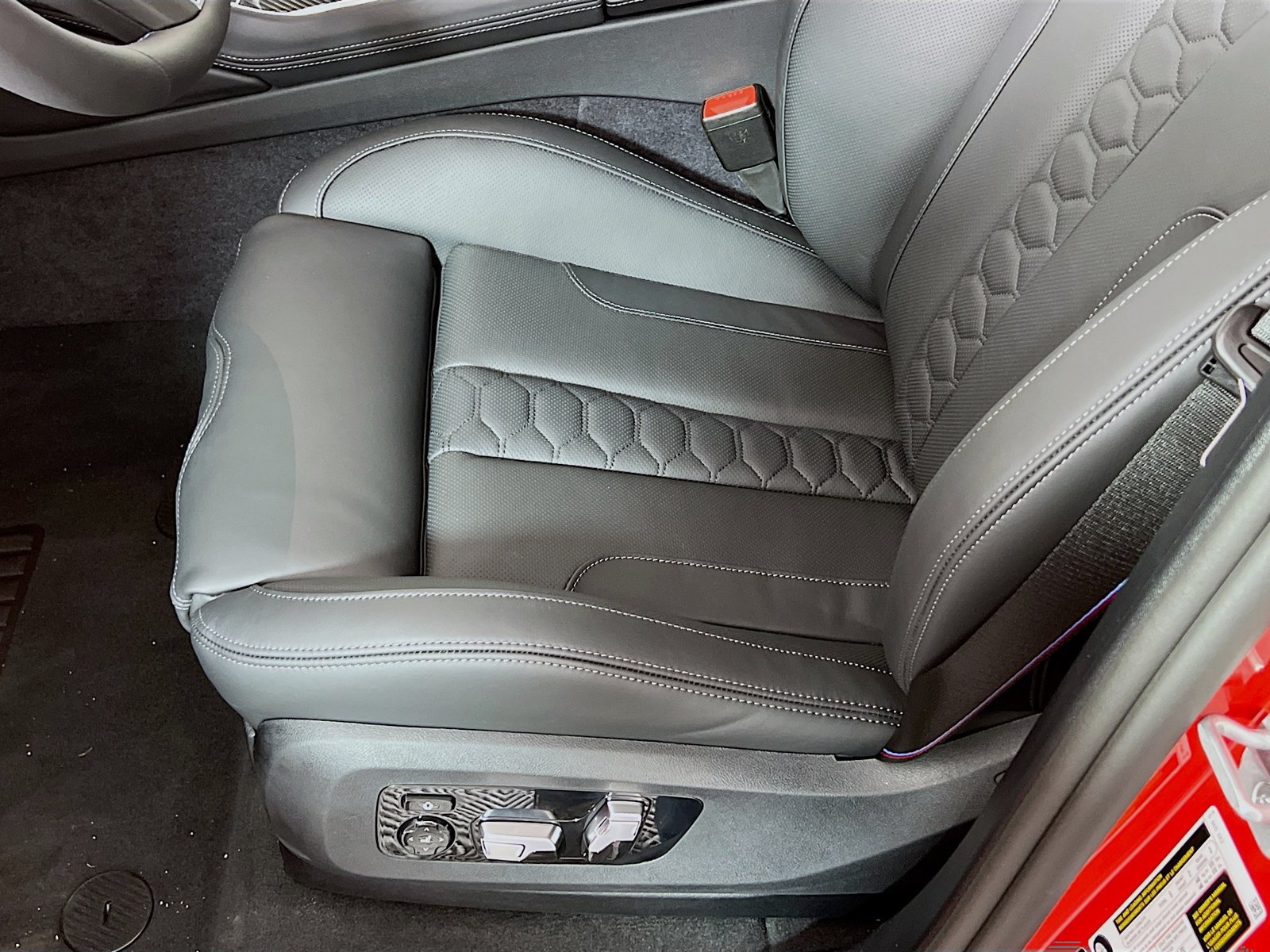 New 2026 BMW X5 M Competition w/ Executive Package AWD/4WD image 22