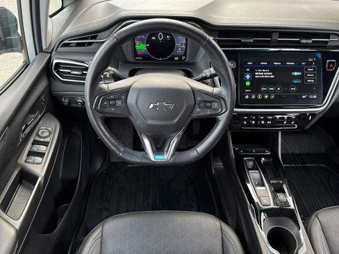 Used 2023 Chevrolet Bolt LT image 5