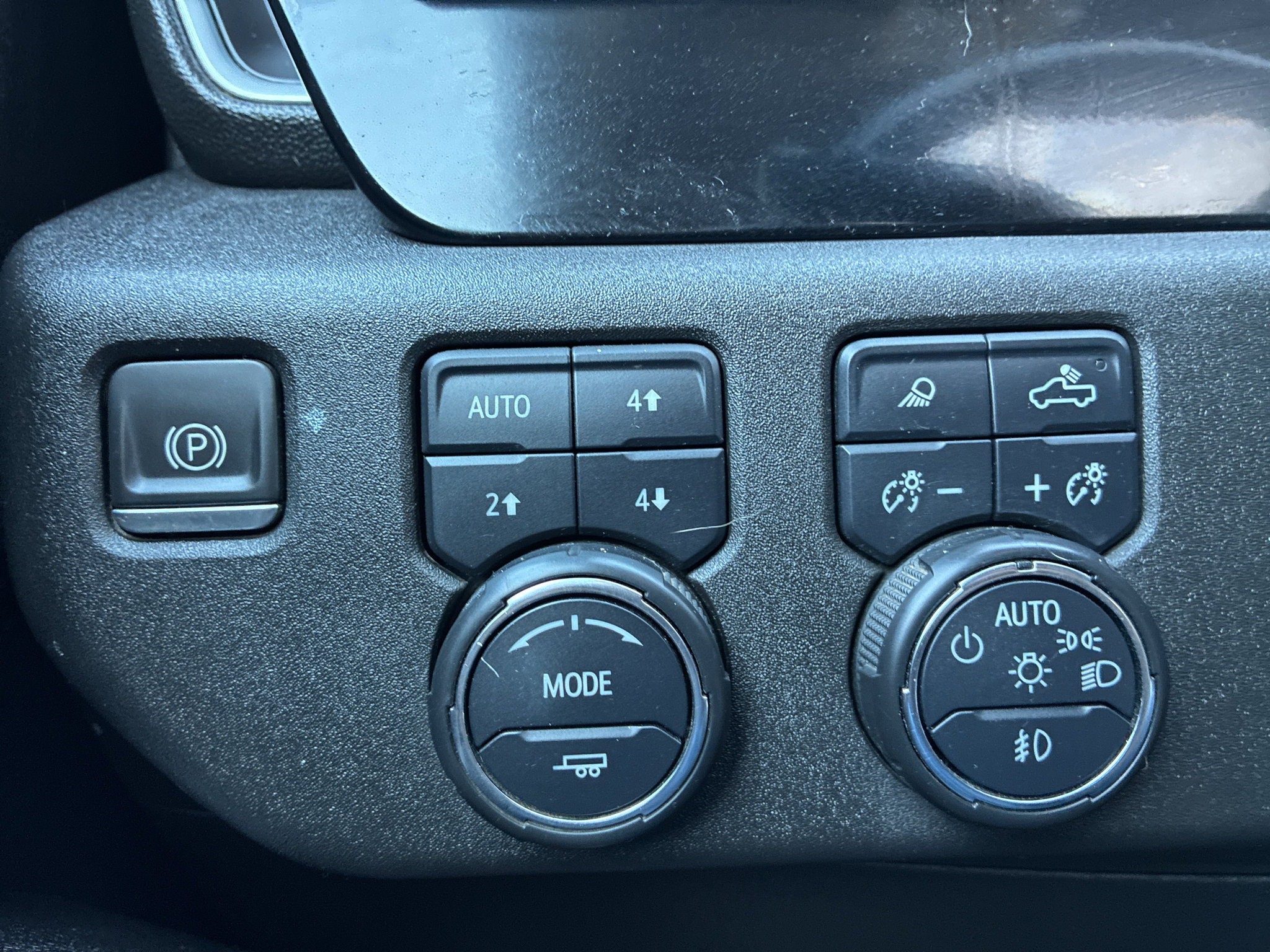 Used 2024 Chevrolet Silverado 2500 LTZ w/ LTZ Plus Package AWD/4WD image 25