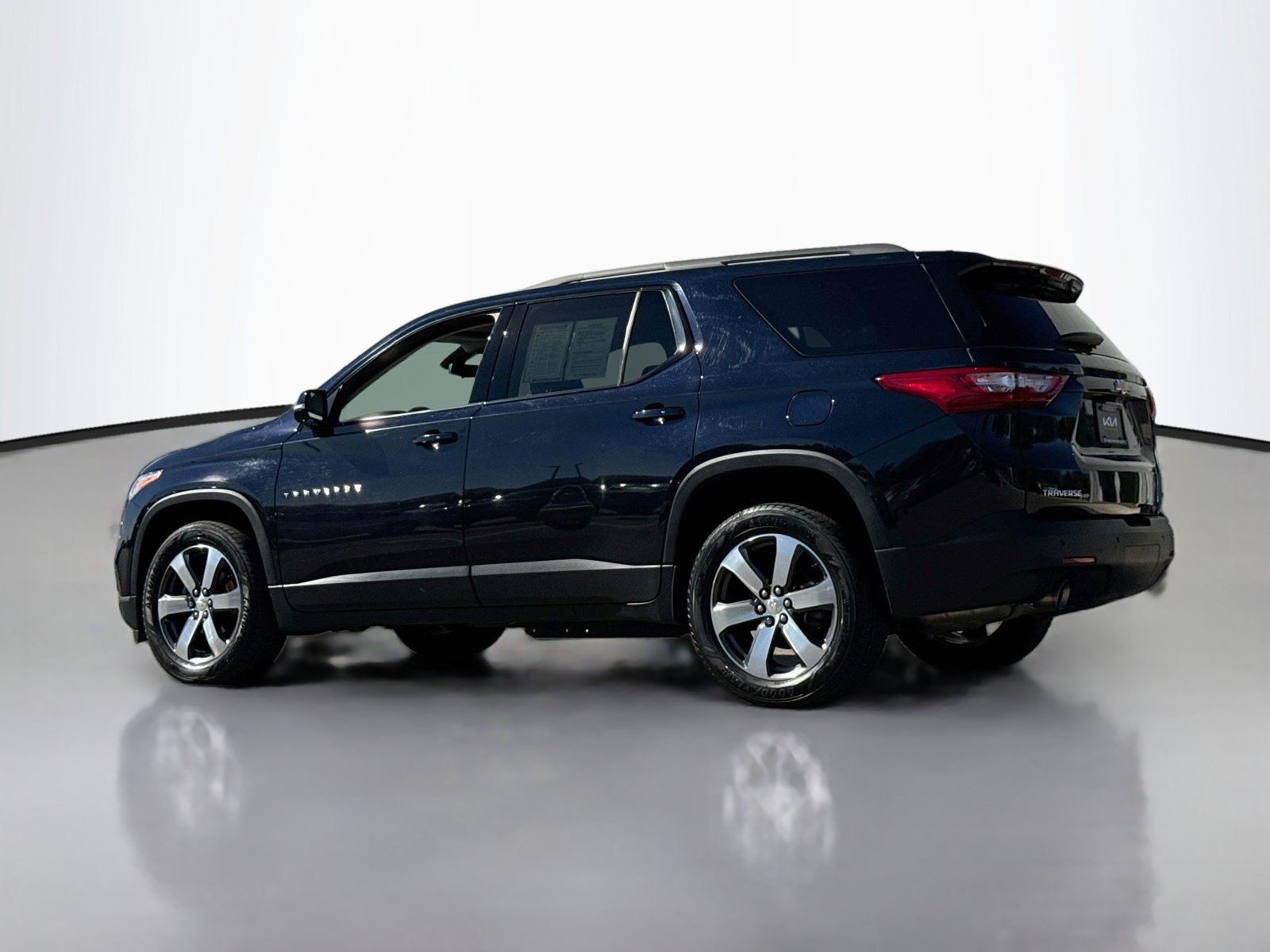 Used 2020 Chevrolet Traverse LT w/ LT Premium Package FWD image 5