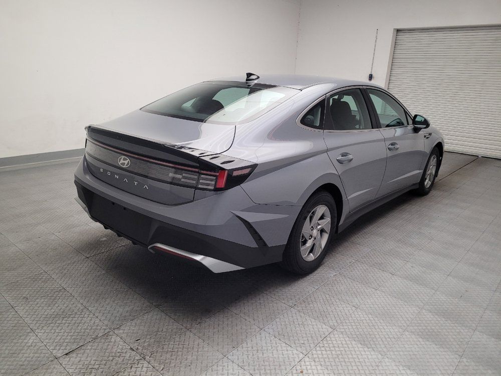 Used 2025 Hyundai Sonata SE FWD image 9