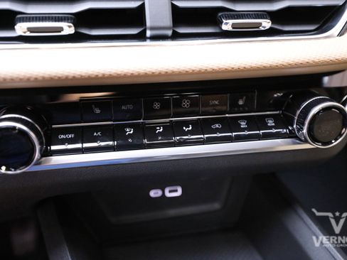 New 2026 Chevrolet Equinox ACTIV w/ Safety and Technology Package image 22