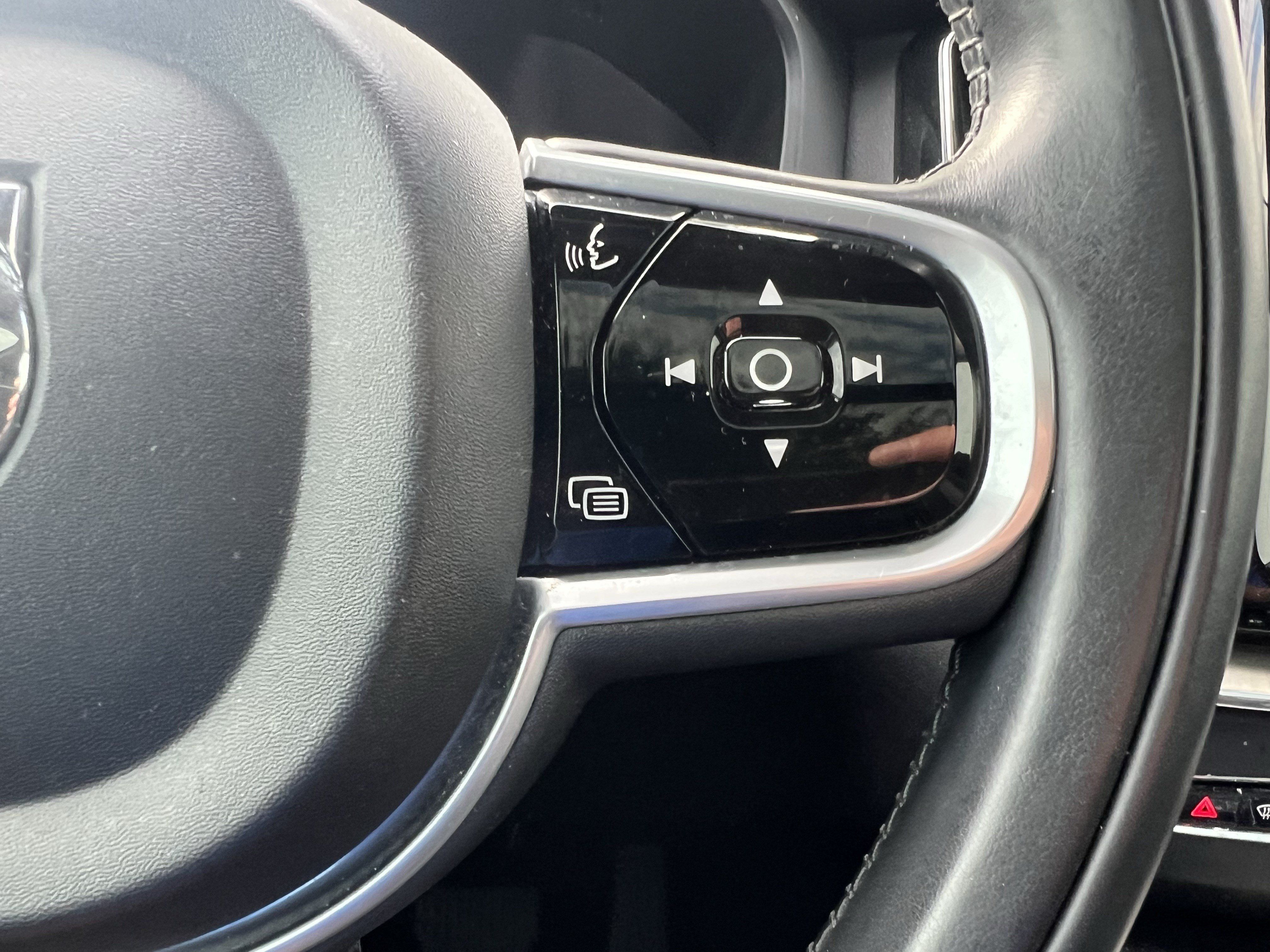 Used 2018 Volvo XC60 T5 Inscription w/ Convenience Package AWD/4WD image 20