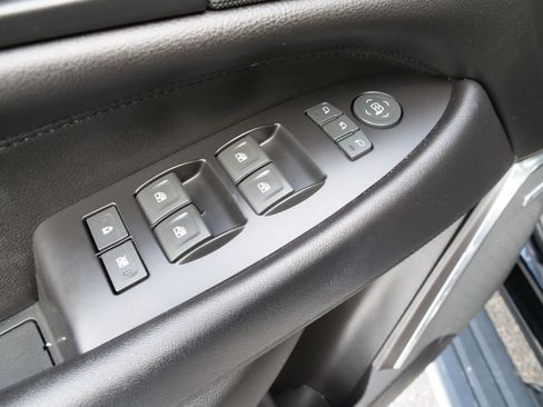 Used 2018 Cadillac Escalade ESV Premium Luxury image 19