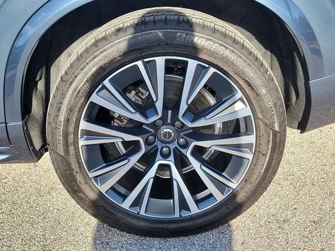 Used 2022 Volvo XC90 T6 Momentum w/ Protection Package image 6
