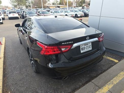 Used 2018 Nissan Maxima Platinum image 2
