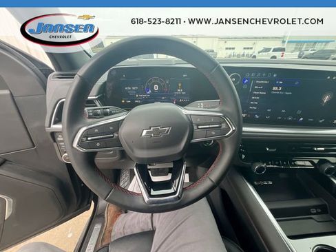 Used 2025 Chevrolet Suburban RST image 12