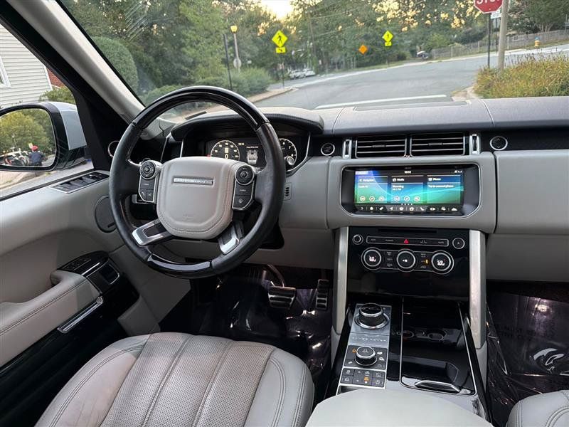 Used 2017 Land Rover Range Rover Supercharged AWD/4WD image 29
