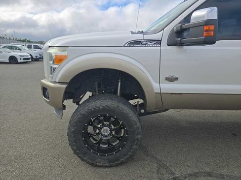 Used 2011 Ford F250 King Ranch w/ King Ranch w/Chrome Pkg AWD/4WD image 6