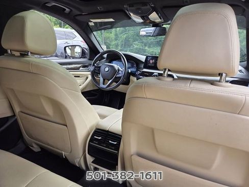 Used 2020 BMW 530e RWD image 16