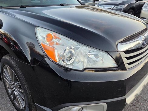 Used 2011 Subaru Outback 2.5i Limited w/ PWR Moonroof Pkg image 19