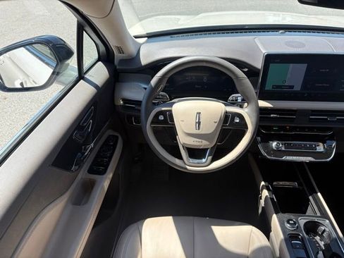 Used 2024 Lincoln Corsair FWD image 13
