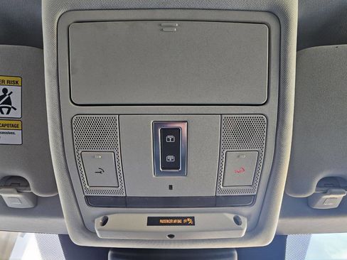 Used 2019 Land Rover Discovery Sport HSE image 24