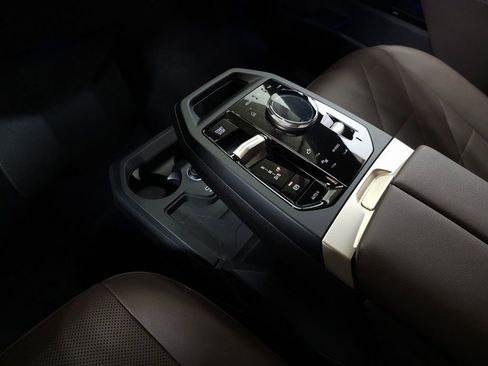 Used 2023 BMW iX xDrive50 w/ Convenience Package image 38