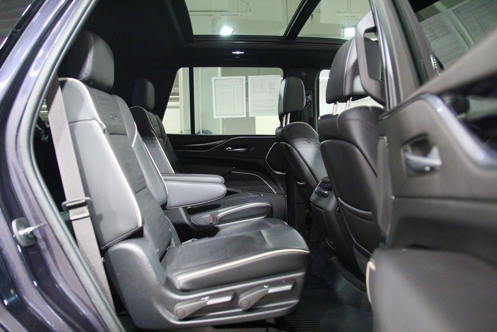 Used 2022 Cadillac Escalade Sport w/ LPO, Floor Liner Package AWD/4WD image 23