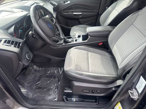 Used 2018 Ford Escape SE w/ SE Sport Appearance Package AWD/4WD image 26