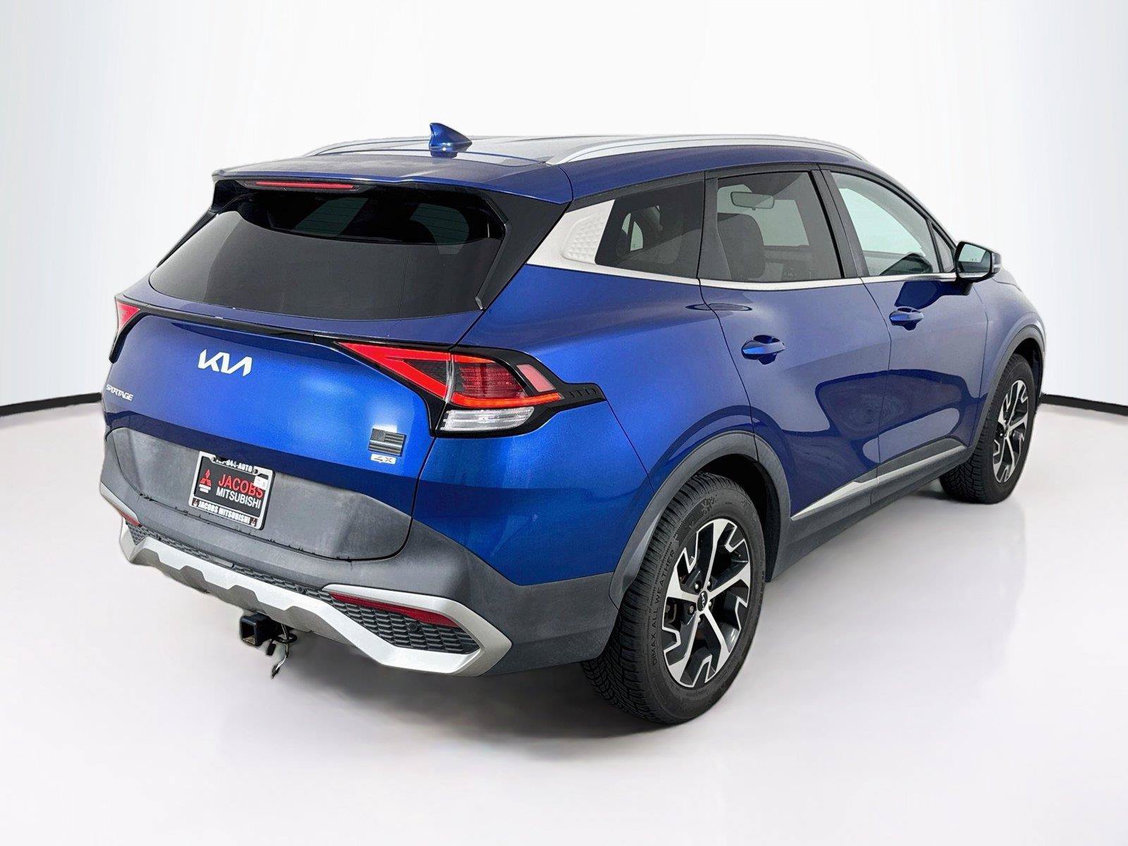 Used 2023 Kia Sportage EX AWD/4WD image 5