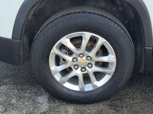 Used 2023 Chevrolet Traverse LS AWD/4WD image 35