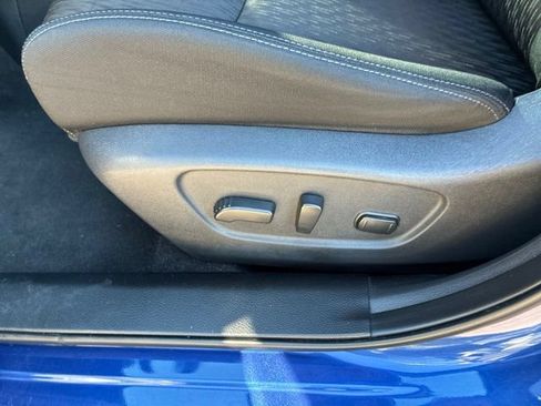 Used 2018 Nissan Rogue SV AWD/4WD image 15