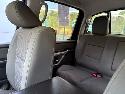 Used 2015 Nissan Titan SV RWD image 22