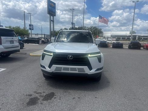 Used 2024 Lexus GX 550 w/ Accessory Package (Z1) AWD/4WD image 2