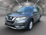 Used 2017 Nissan Rogue SV w/ SV Premium Package image 5