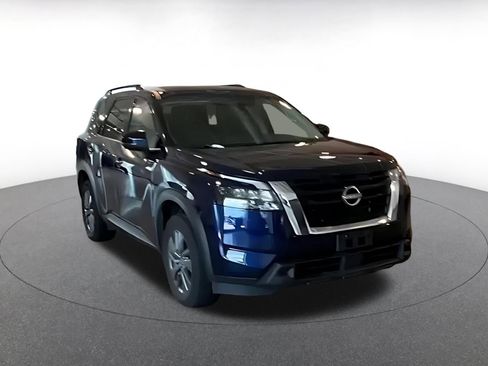 Used 2025 Nissan Pathfinder SV AWD/4WD image 3