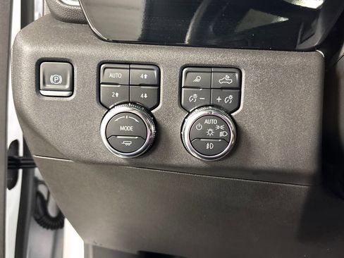 New 2025 GMC Sierra 2500 SLT image 31