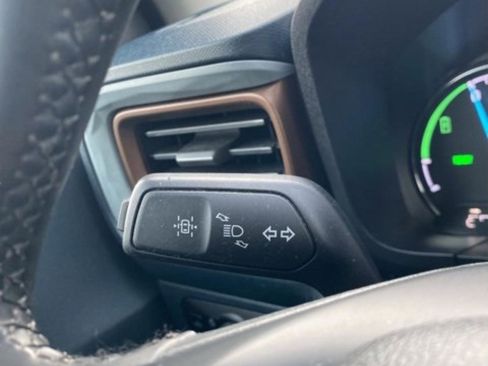 Used 2023 Ford Maverick Lariat w/ Lariat Luxury Package image 14