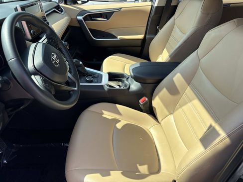 Used 2021 Toyota RAV4 XLE Premium AWD/4WD image 15