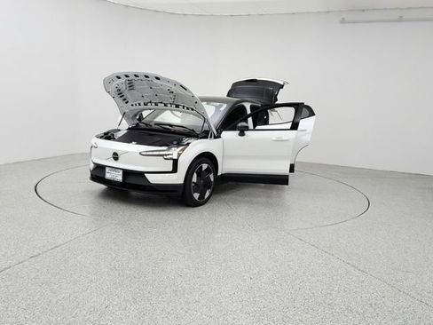New 2026 Volvo EX30 Plus image 9