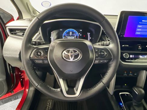 Used 2024 Toyota Corolla Cross XLE image 17