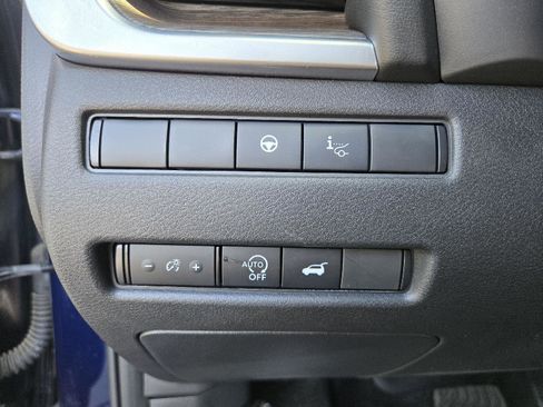 Used 2025 Nissan Rogue Platinum w/ Platinum Premium Package AWD/4WD image 16