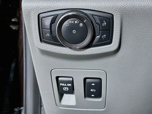 Used 2019 Ford F150 XLT w/ Equipment Group 302A Luxury AWD/4WD image 10
