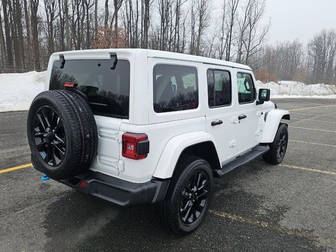 Used 2023 Jeep Wrangler Unlimited Sahara w/ Cold Weather Group image 4