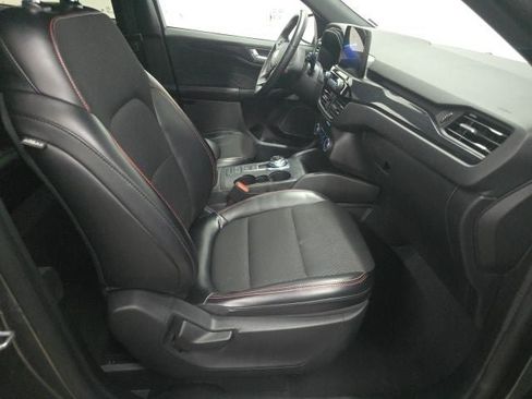 Used 2025 Ford Escape ST-Line FWD image 3