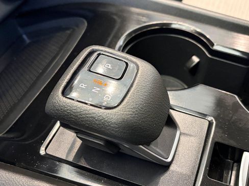 Used 2023 Nissan Rogue SV FWD image 19