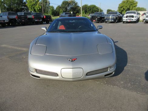 Used 2002 Chevrolet Corvette Coupe w/ Preferred Equipment Group2 RWD image 10