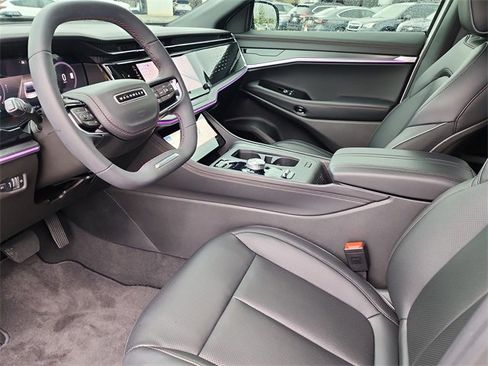 Used 2025 Jeep Wagoneer S Limited image 14