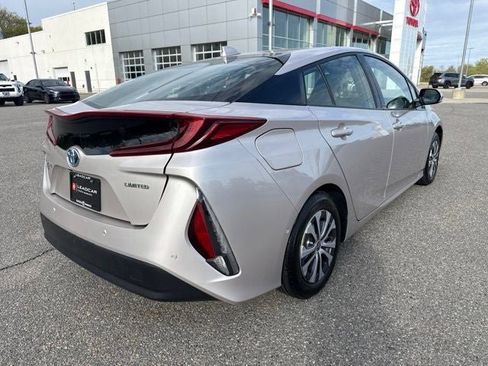 Certified 2020 Toyota Prius Prime Limited FWD image 12