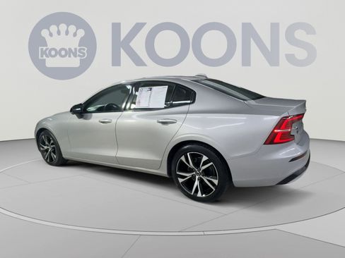 Used 2024 Volvo S60 B5 Core FWD image 8