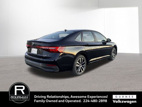 New 2026 Volkswagen Jetta SE image 9