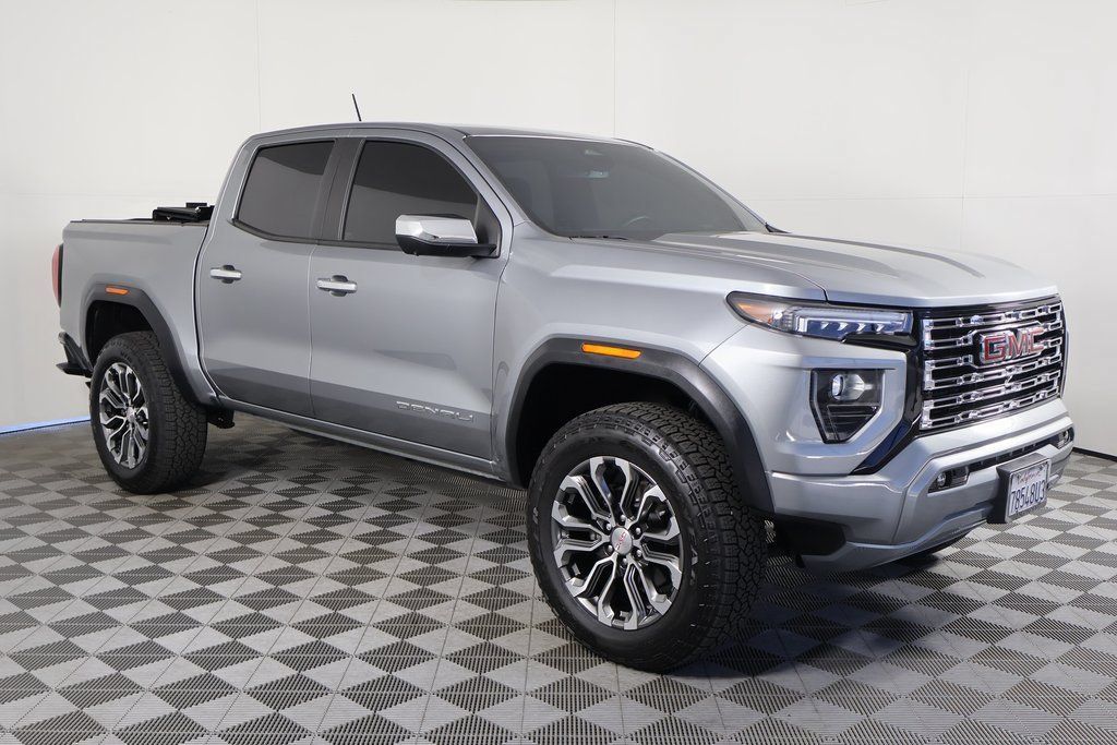Used 2023 GMC Canyon Denali AWD/4WD image 3