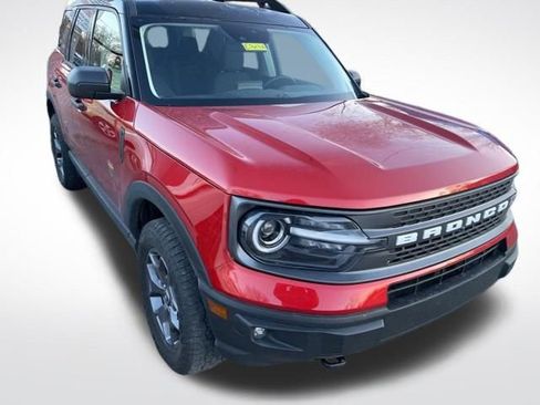 Used 2024 Ford Bronco Sport Badlands image 9