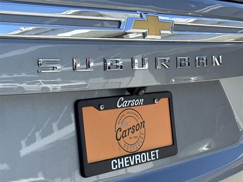 Used 2024 Chevrolet Suburban LT RWD image 29
