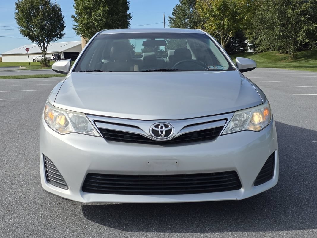 Used 2014 Toyota Camry LE FWD image 3