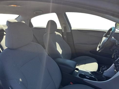 Used 2011 Hyundai Sonata GLS FWD image 15