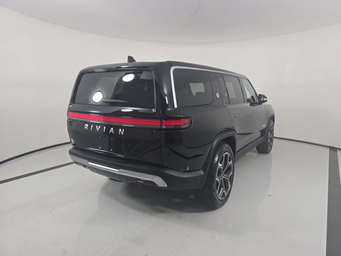 Used 2024 Rivian R1S Adventure AWD/4WD image 5