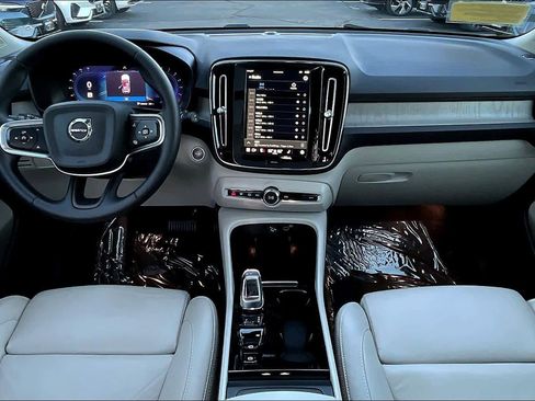 Certified 2023 Volvo XC40 B5 Plus w/ Protection Package Premier image 14