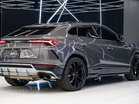 Used 2022 Lamborghini Urus AWD/4WD image 14